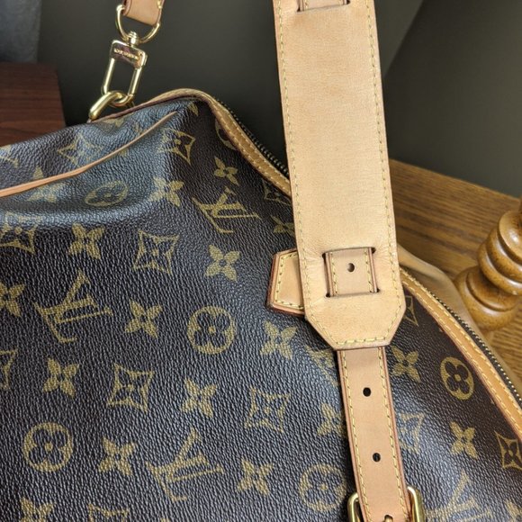 SOLD Louis Vuitton Monogram Crossbody Bag - Picture 9 of 15